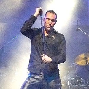 Heavenly live in concert.
