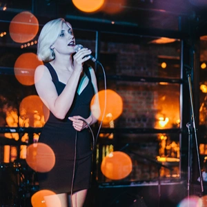 Molly Nilsson live in concert.