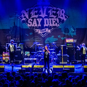 Fit for a King live in concert.