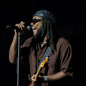 Leon Thomas live in concert.