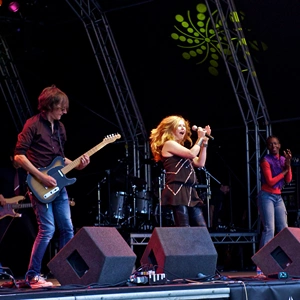 T'Pau live in concert.