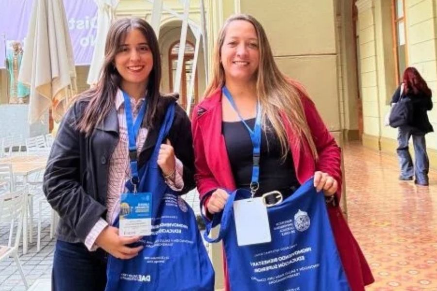 PUCP comparte experiencias de bienestar estudiantil en congreso internacional en Chile