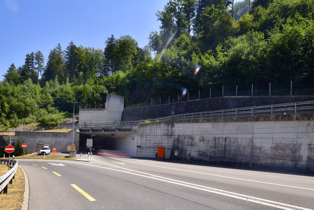 starke Kalkablagerung bei Tunnelentwässerung