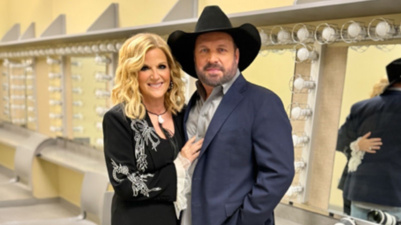 Garth Brooks and Trisha Yearwood Honor Music’s Unsung Heroes at Musicians Hall of Fame Inductions