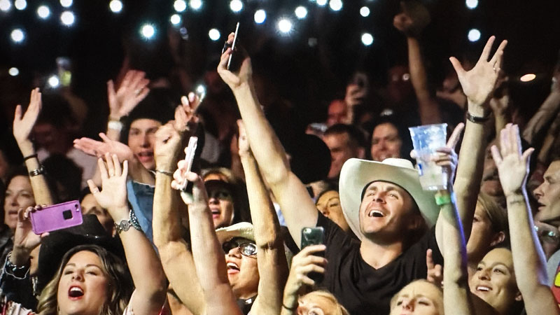 Garth Brooks Believes Country Music Audiences Deserve the Best Technology on the Road