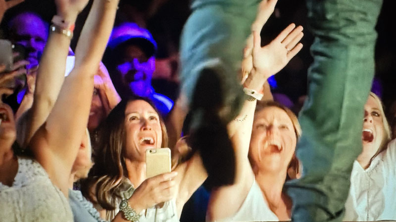 Garth Believes A Great Live Record Puts You In The Front Row