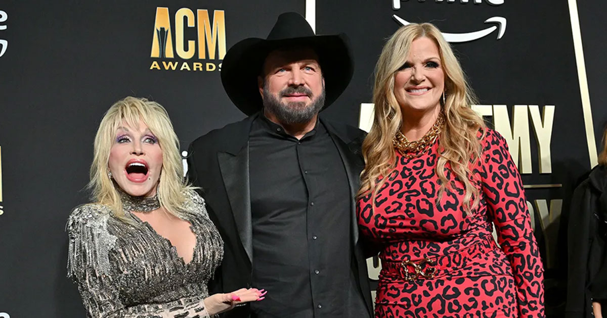 Photo: Garth Brooks Garth Brooks and Trisha Yearwood Establish Dolly Day to Support Literacy