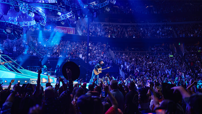 “THE AUDIENCE WOULD HAVE STAYED ALL NIGHT IF THEY COULD” – FANS POST THEIR REVIEWS OF GARTH BROOKS’ SHOWS AT THE KIA CENTER IN ORLANDO