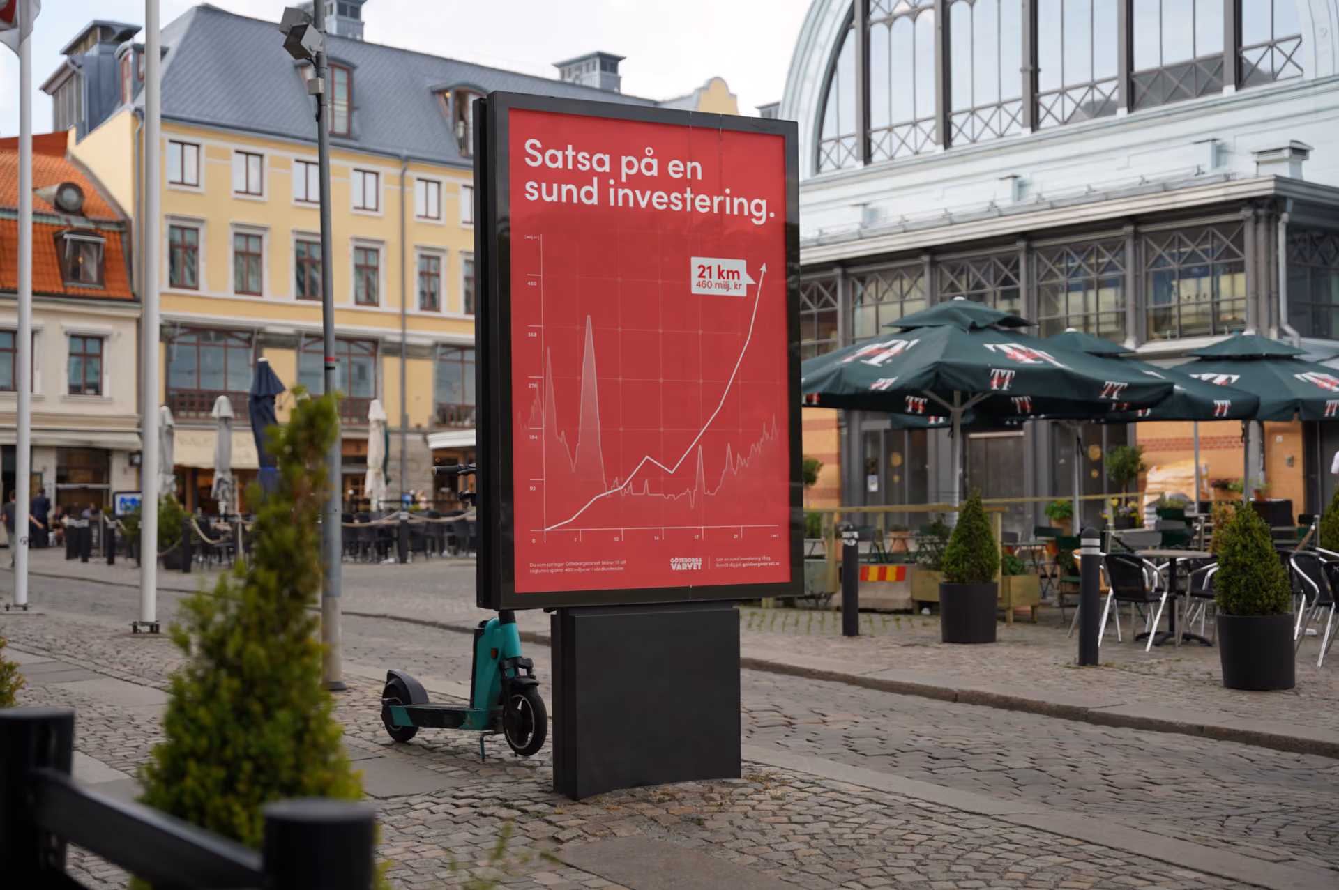 En printer som printar ut ett papper med logotyp