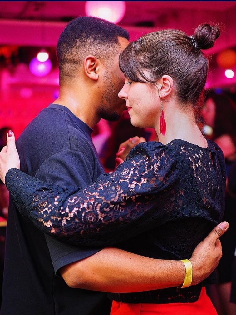 Baila Con Amigos : Cours de danse - Baila Con Amigos  - 06/04/2026 - bailaconamigos@gmail.com