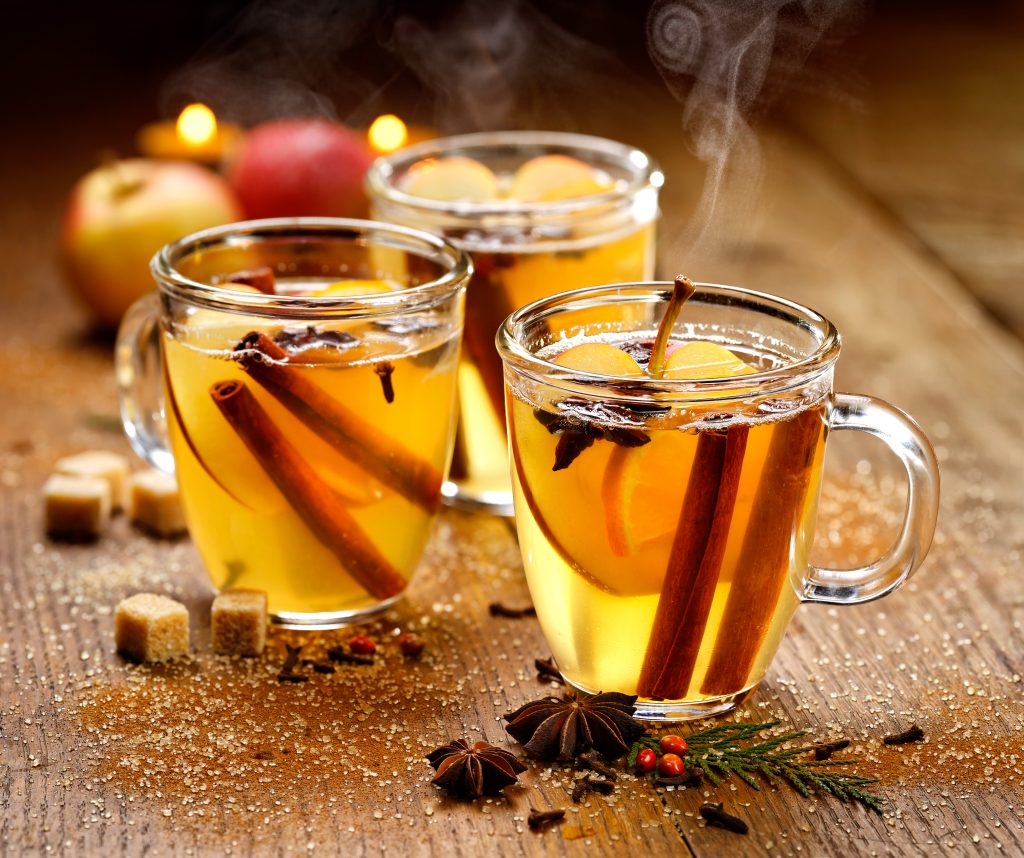 Healthy Drink for the Winter - Applie Cider with Lemon & Cinnamon