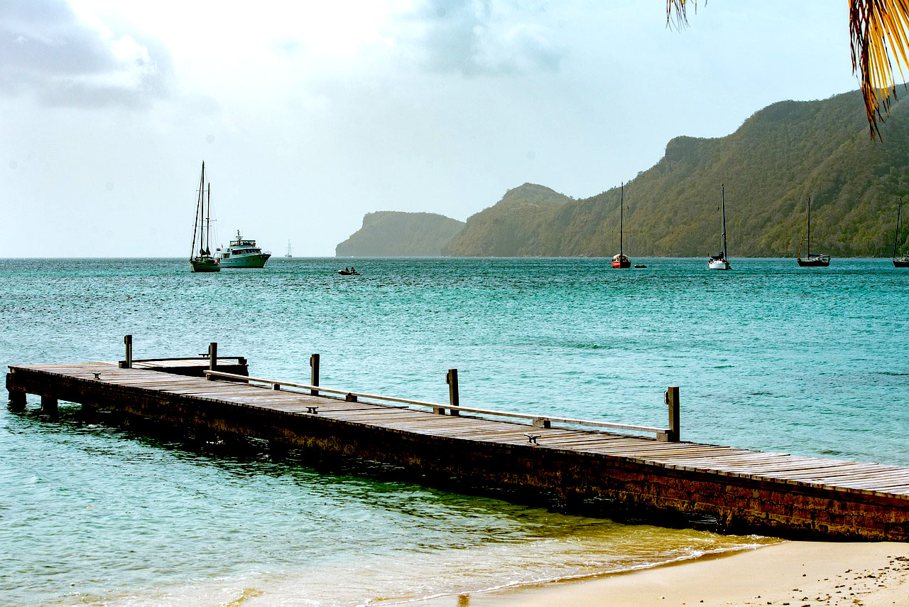 Imagem de uma praia em São Vicente e Granadinas