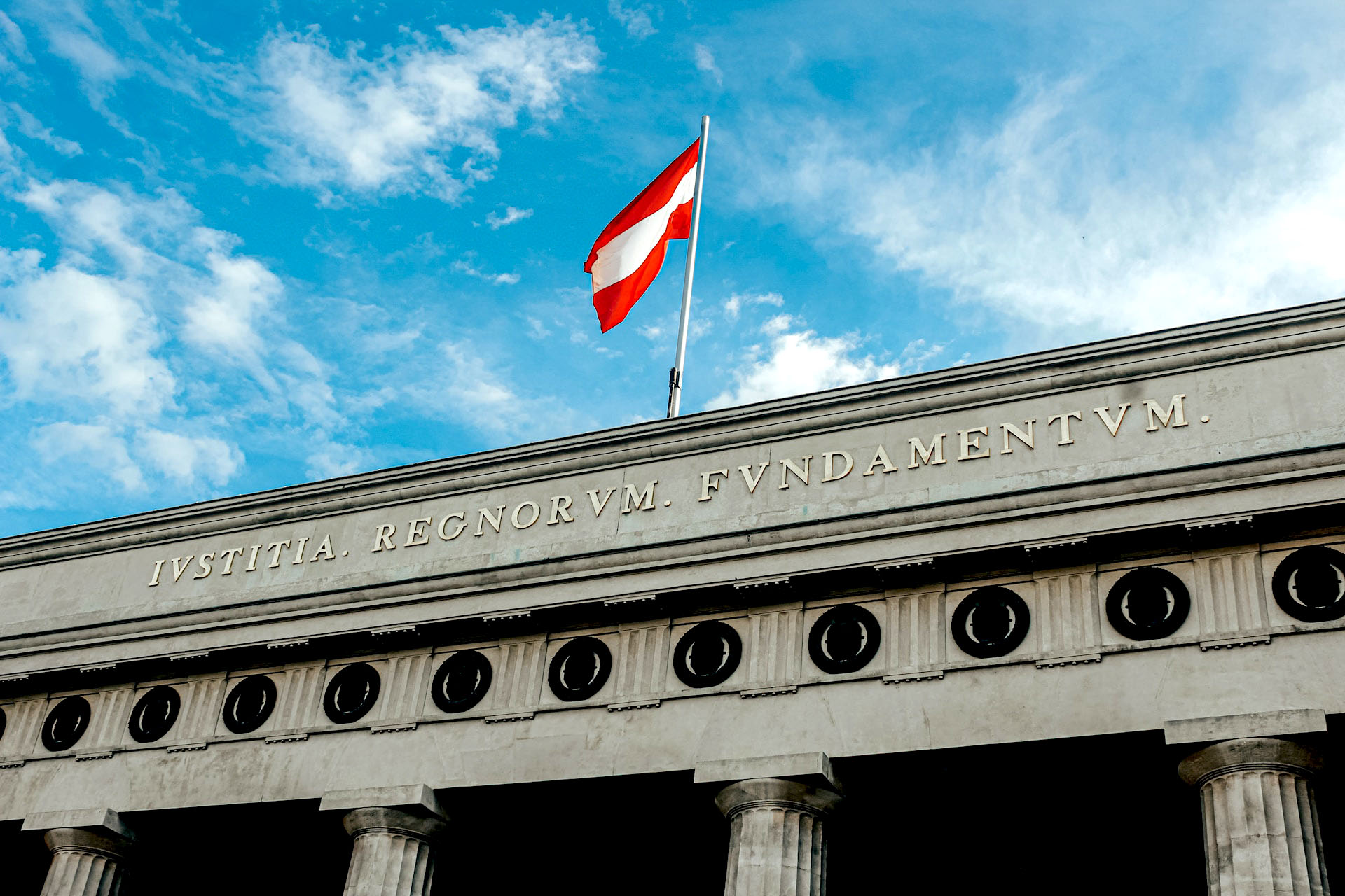 Imagem da Ausseres Burgtor, em Viena, Áustria