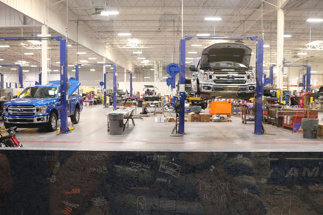 Imagem de uma industria de veículos motorizados