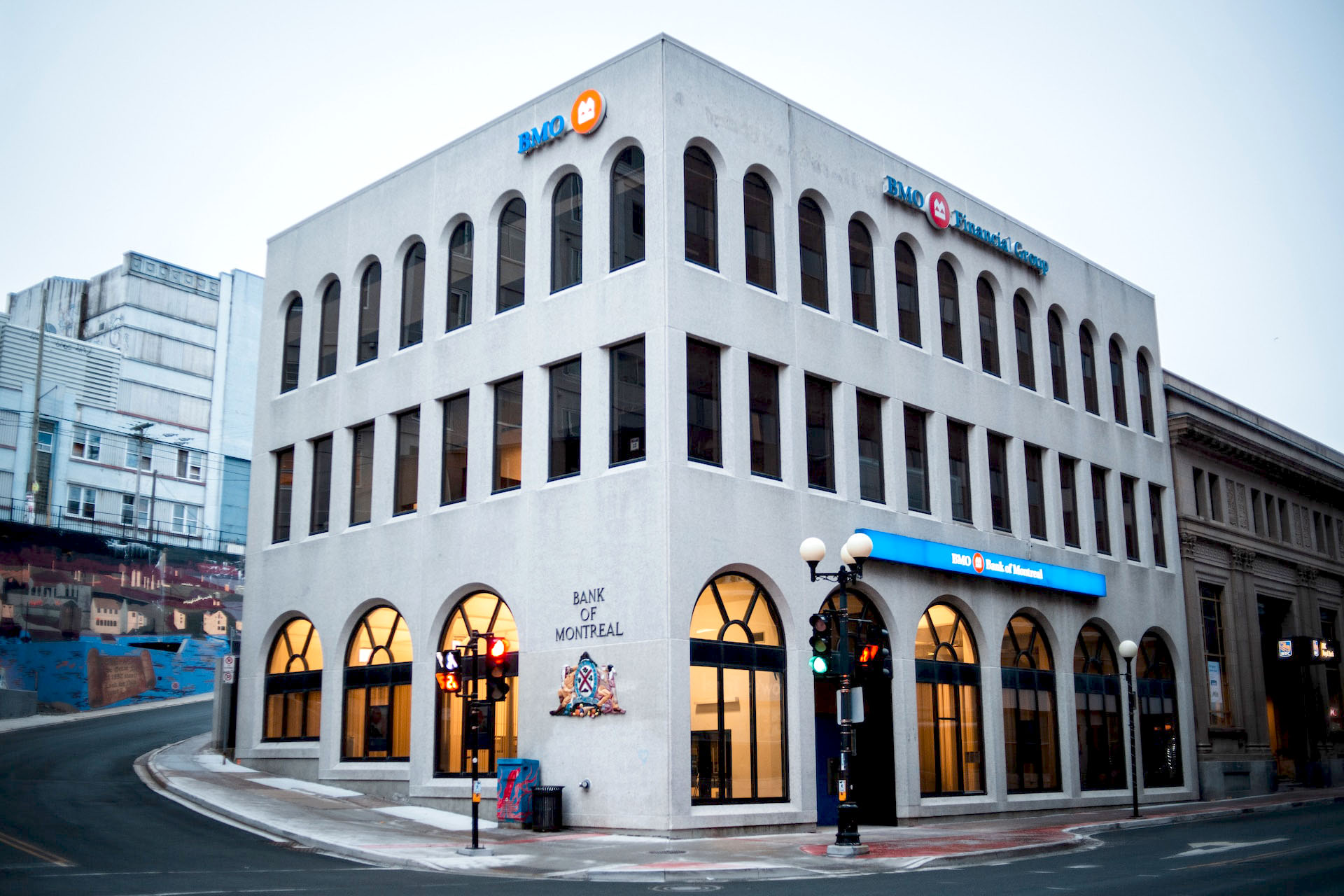 Imagem da fachada do Banco de Montreal BMO