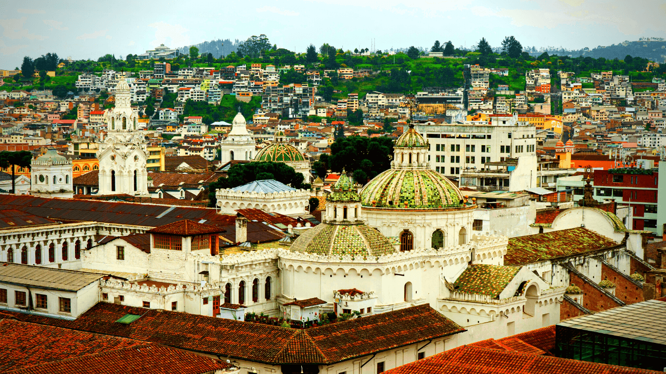 Vista aérea do centro da Cidade de Quito, no Equador