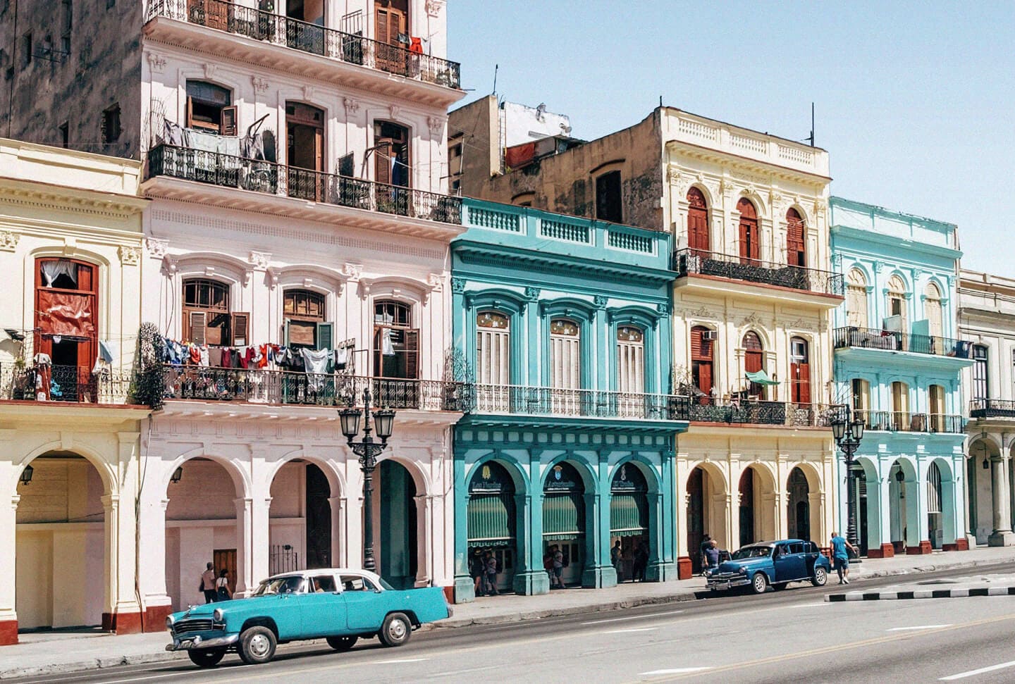 Avenida em Havana, Cuba