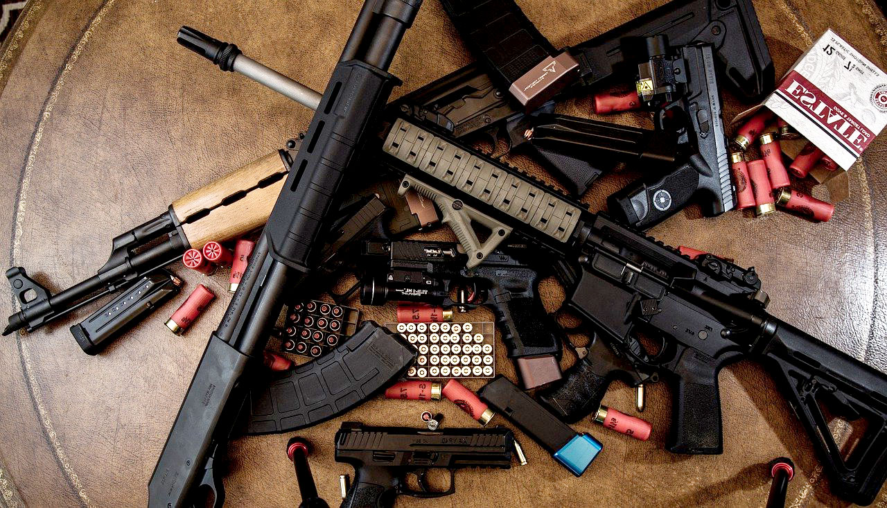 Imagem de armas de fogo legalizadas espalhadas