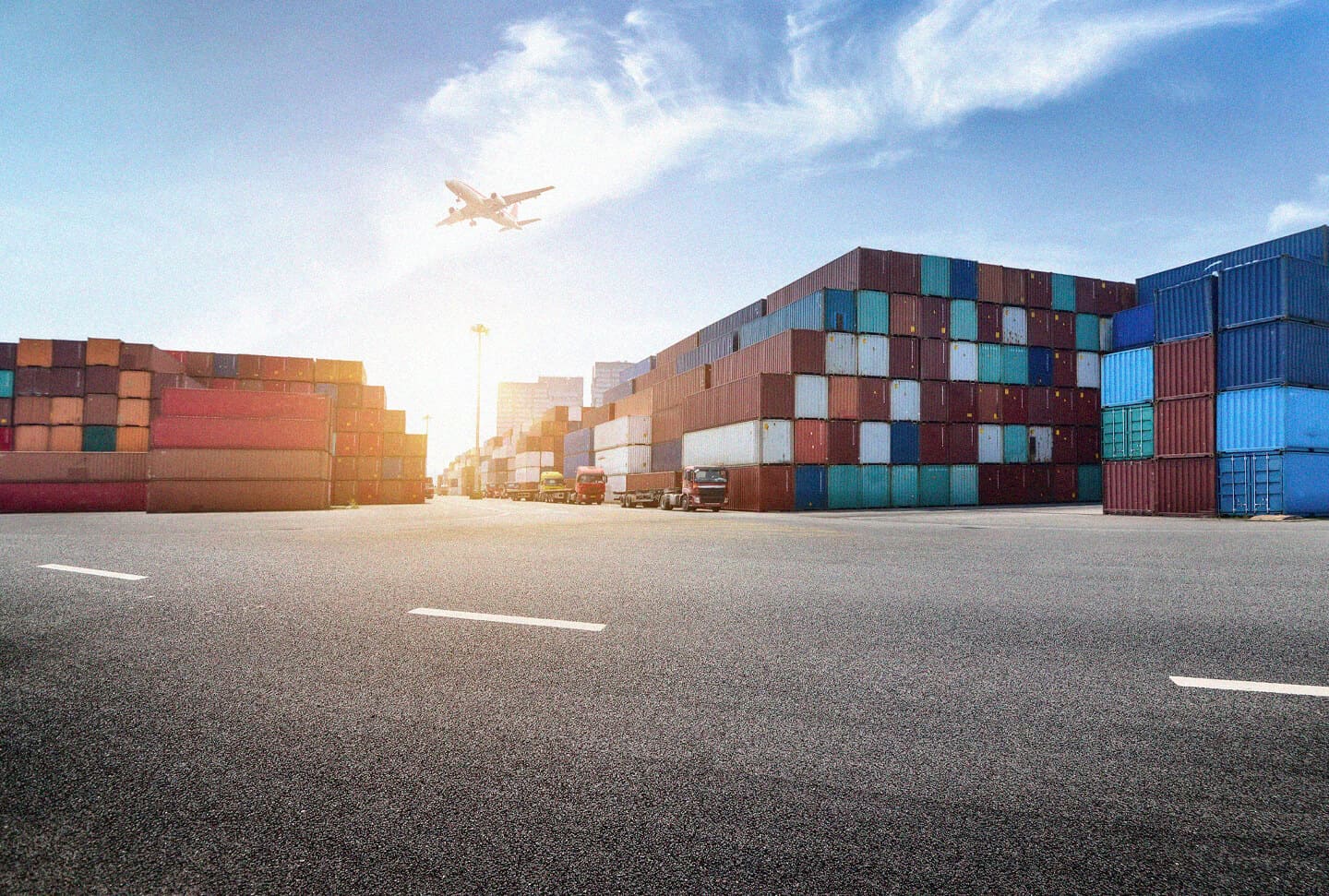 Pátio com containers