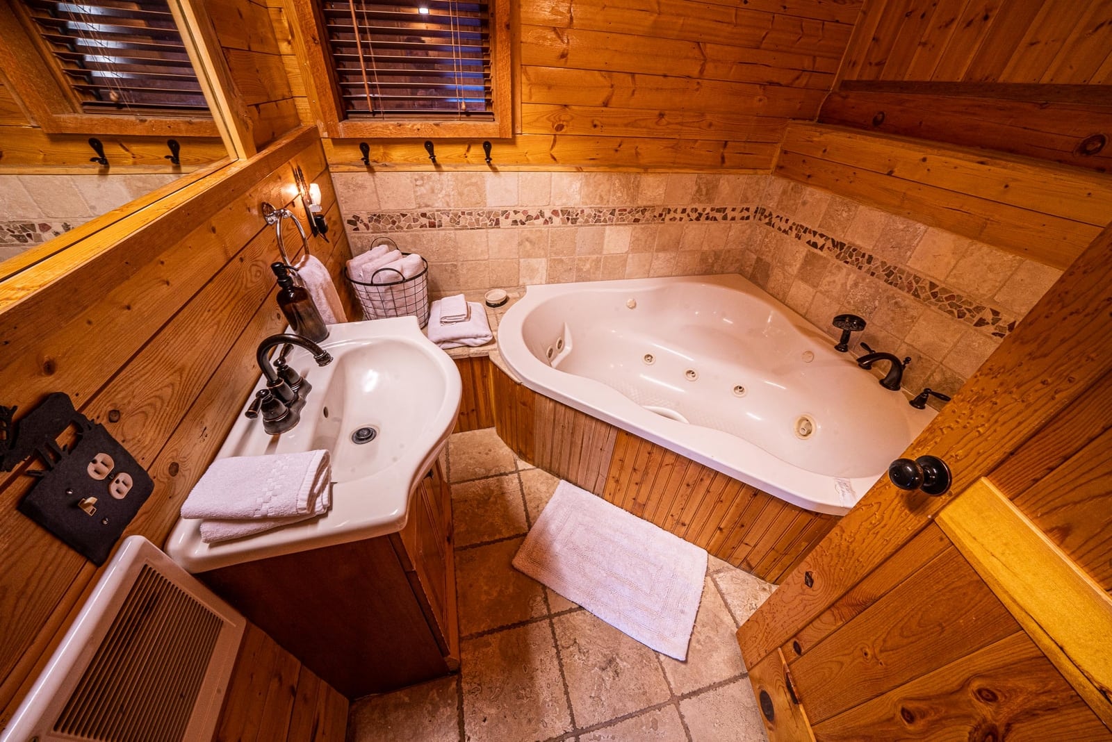 Timber Moose Bedroom Gallery | Timber Moose Lodge