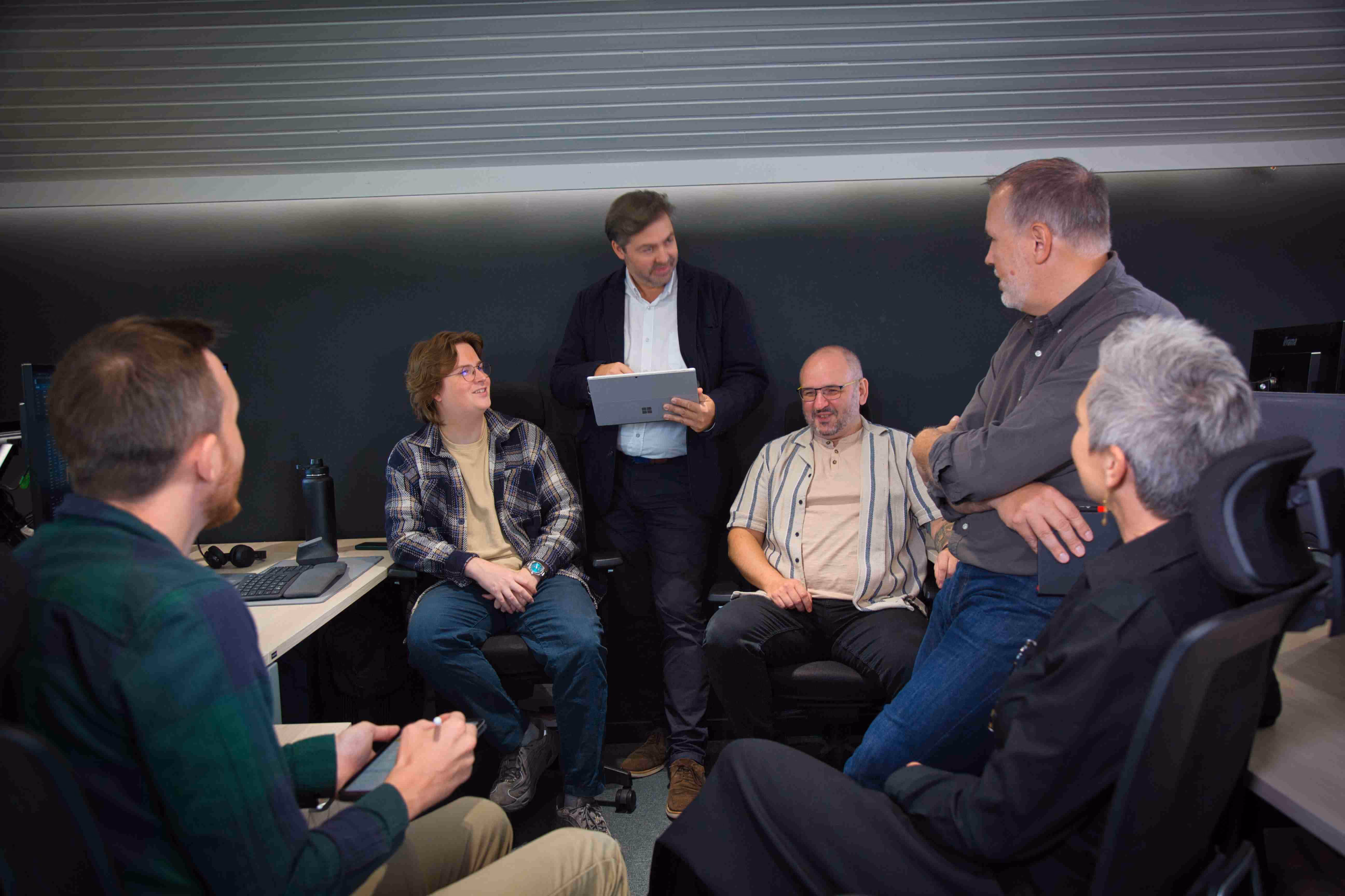 Personnel informatique expérimenté garantissant des solutions spécifiques au secteur