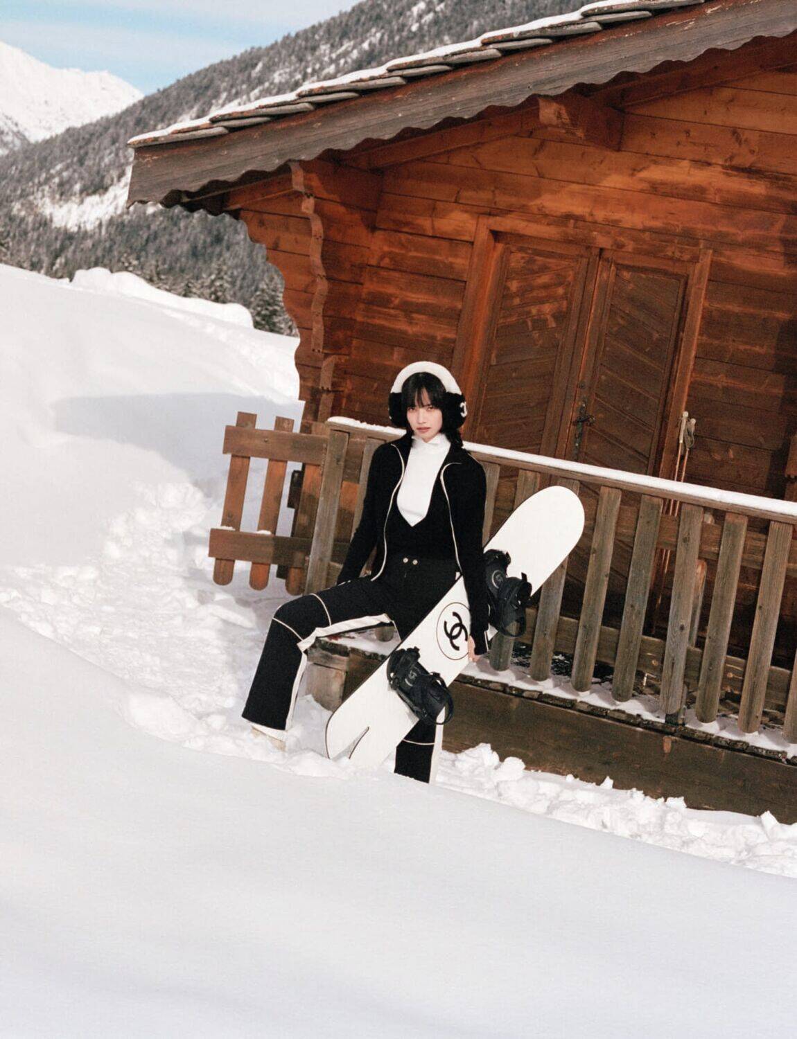 chanel_coco-neige-2025-26_copyright-chanel-6-LD.jpg (1150×1500)