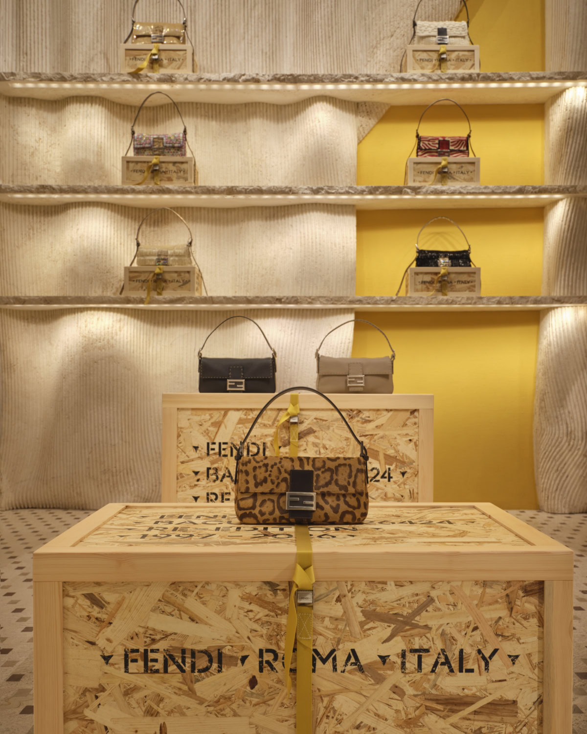 01_FENDI-Baguette-26424-Re-Edition-Palazzo-FENDI-Milano.jpg (1200×1500)