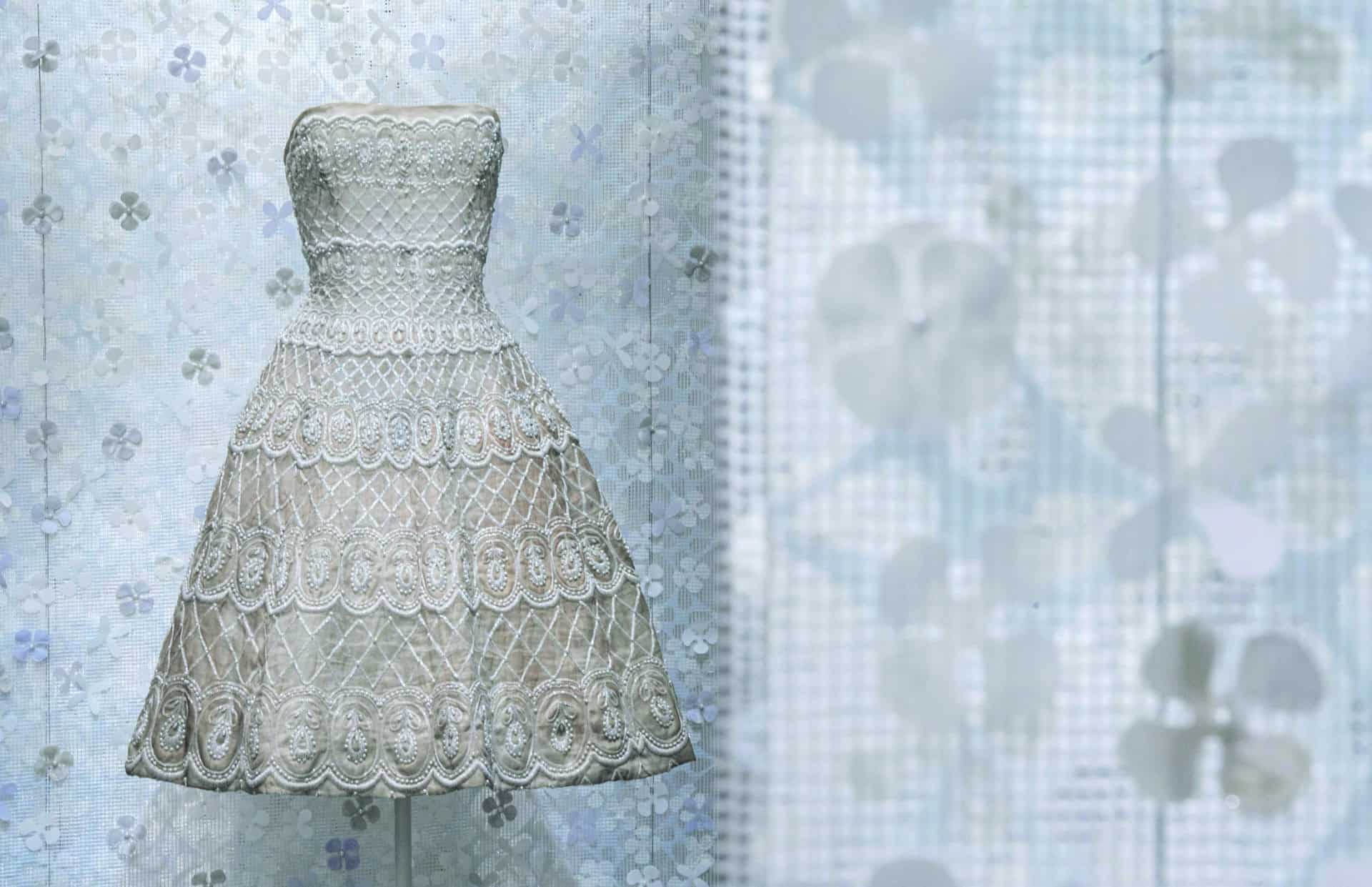 Alaia_Dior_Two_Masters_of_Haute_Couture_03.jpg (1920×1241)