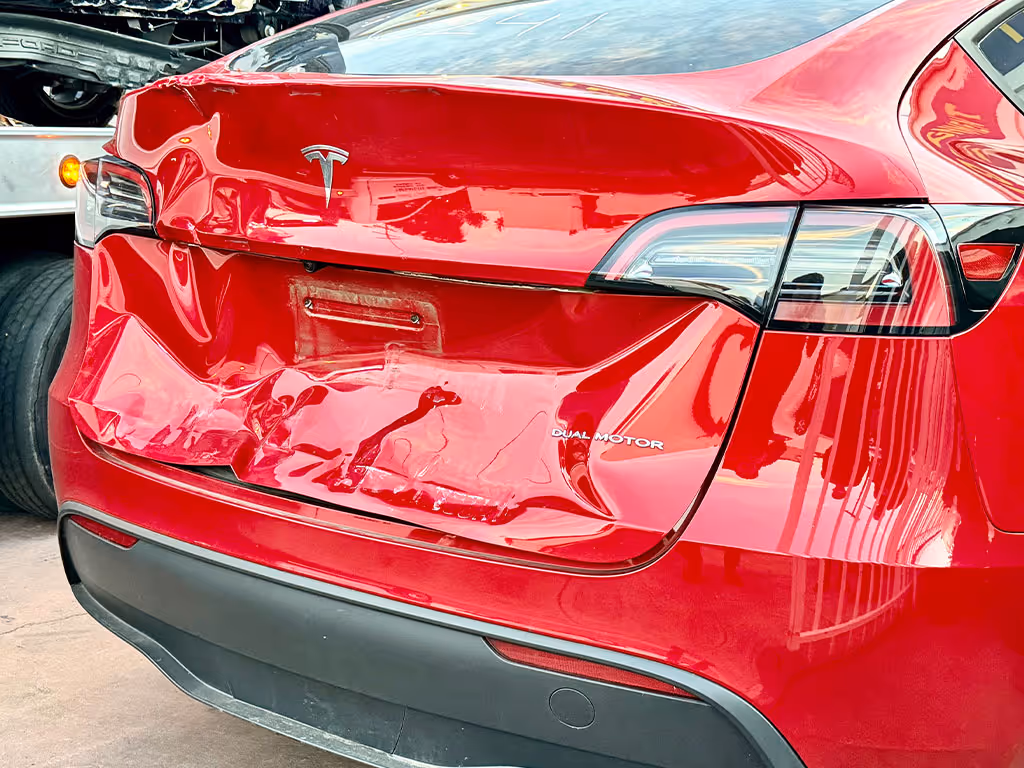 Tesla Model Y Lift Gate Damage