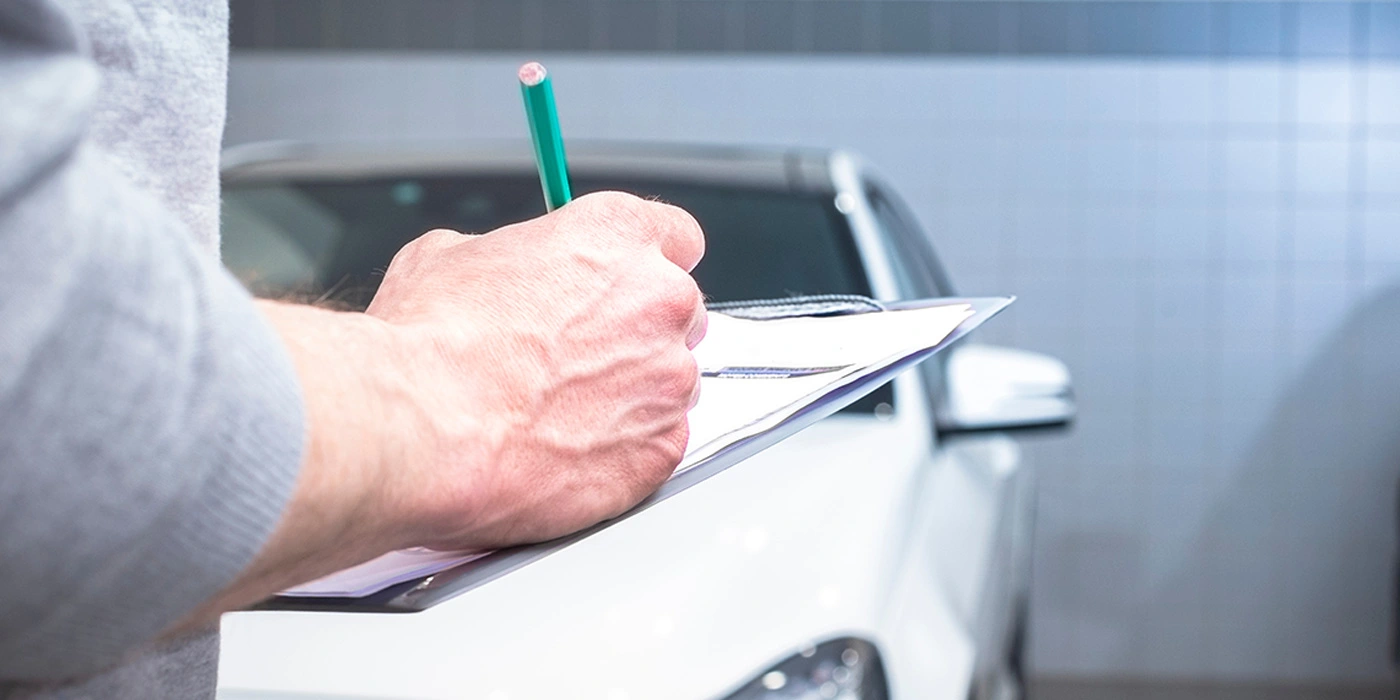 How Collision Repair Shops Work with Insurance Companies