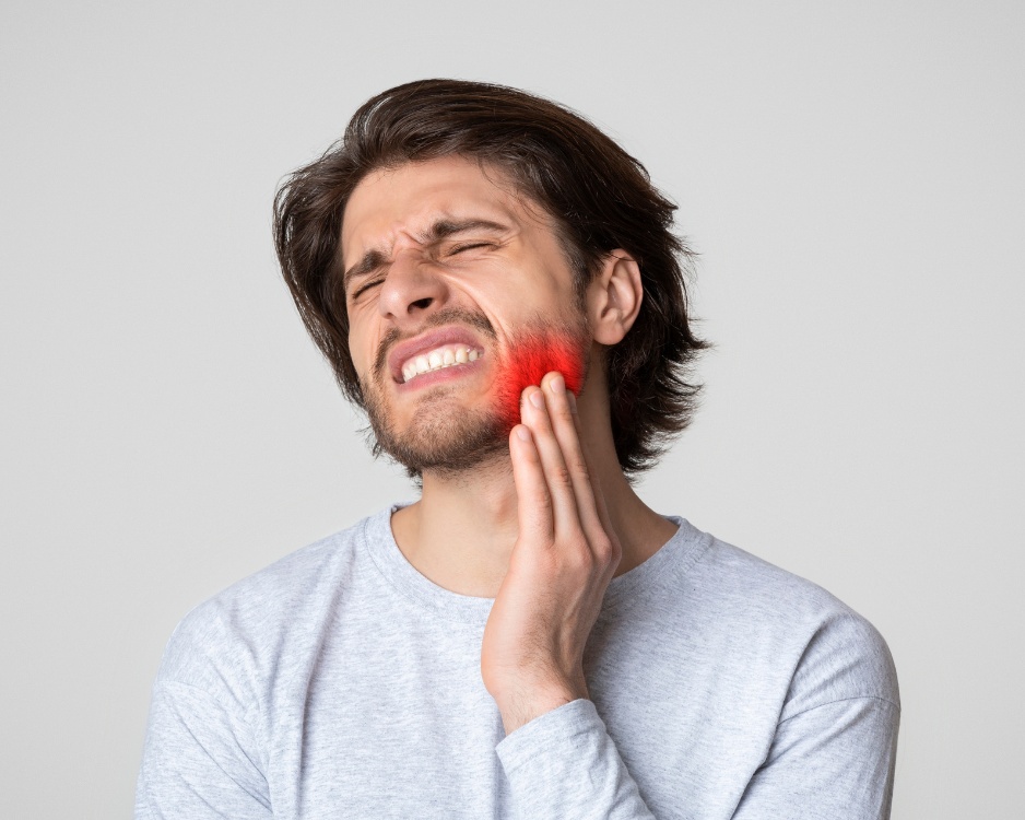 Your Options to Fix a Tooth Broken in Half Tooth