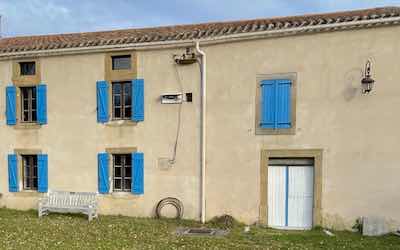 300-Year-Old Farmhouse Façade Alterations