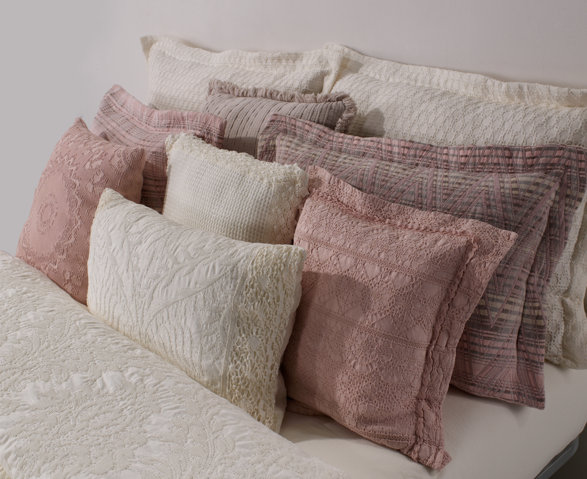 Click here to know more about Portugal Heritage Linens.