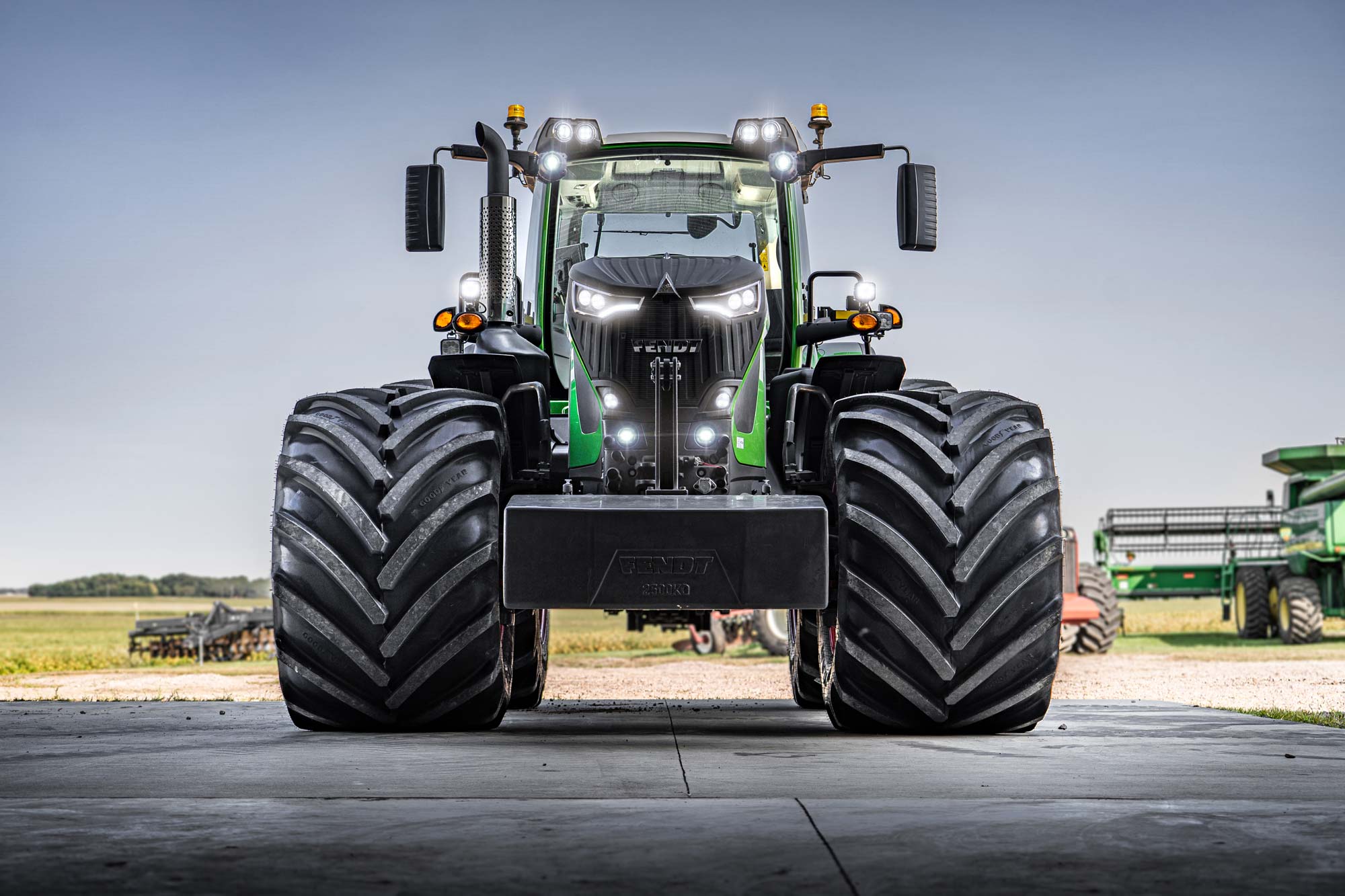 Fendt 942 Vario with Goodyear LSW super singles.