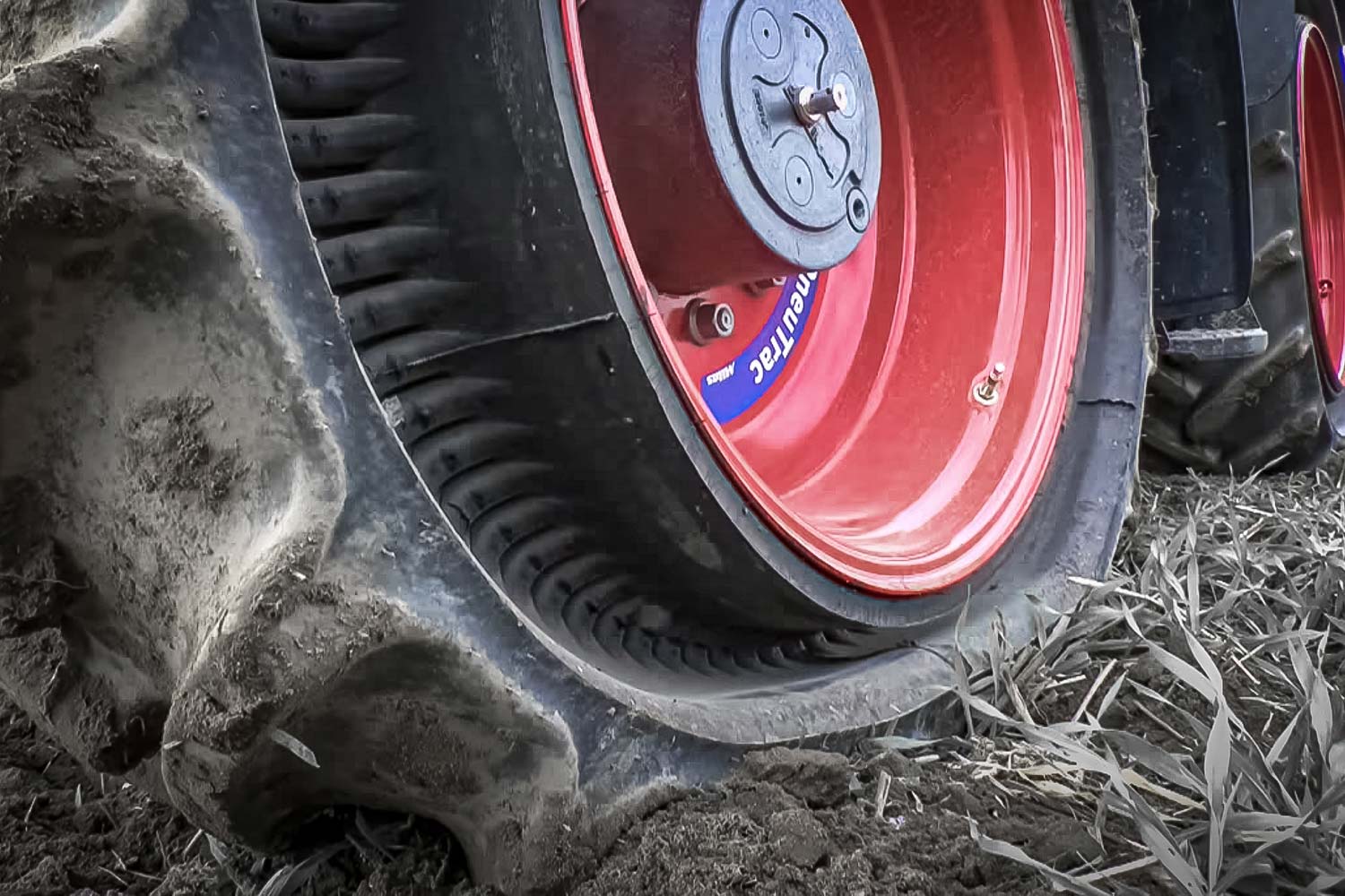 Determining the proper inflation for the Galileo CupWheel is simple: Inflate the tire so there is a small gap between the inner and outer cone of the tire.