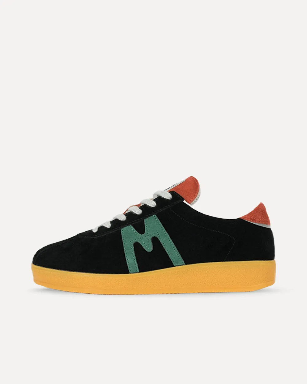 Karhu Trampas "Jet Black"