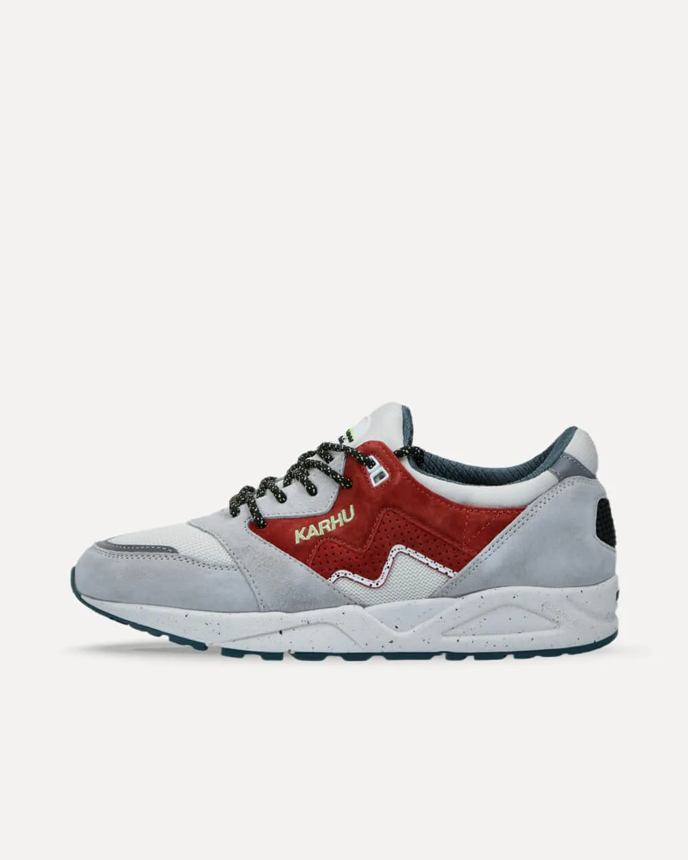 Karhu Aria 95 Fear Bear "Mascot Pack"