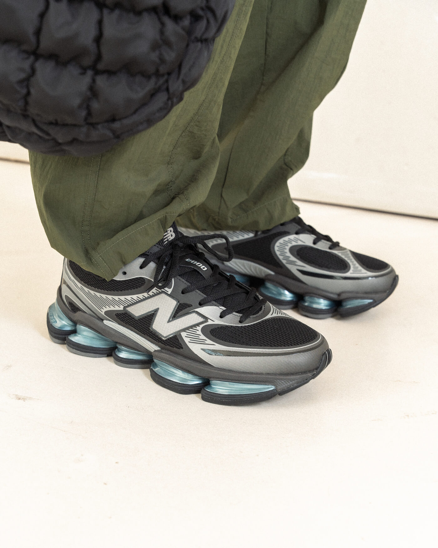 New Balance ABZORB 2000 - Black/Dark Silver Metallic/Light Chrome Blue - U2000EA