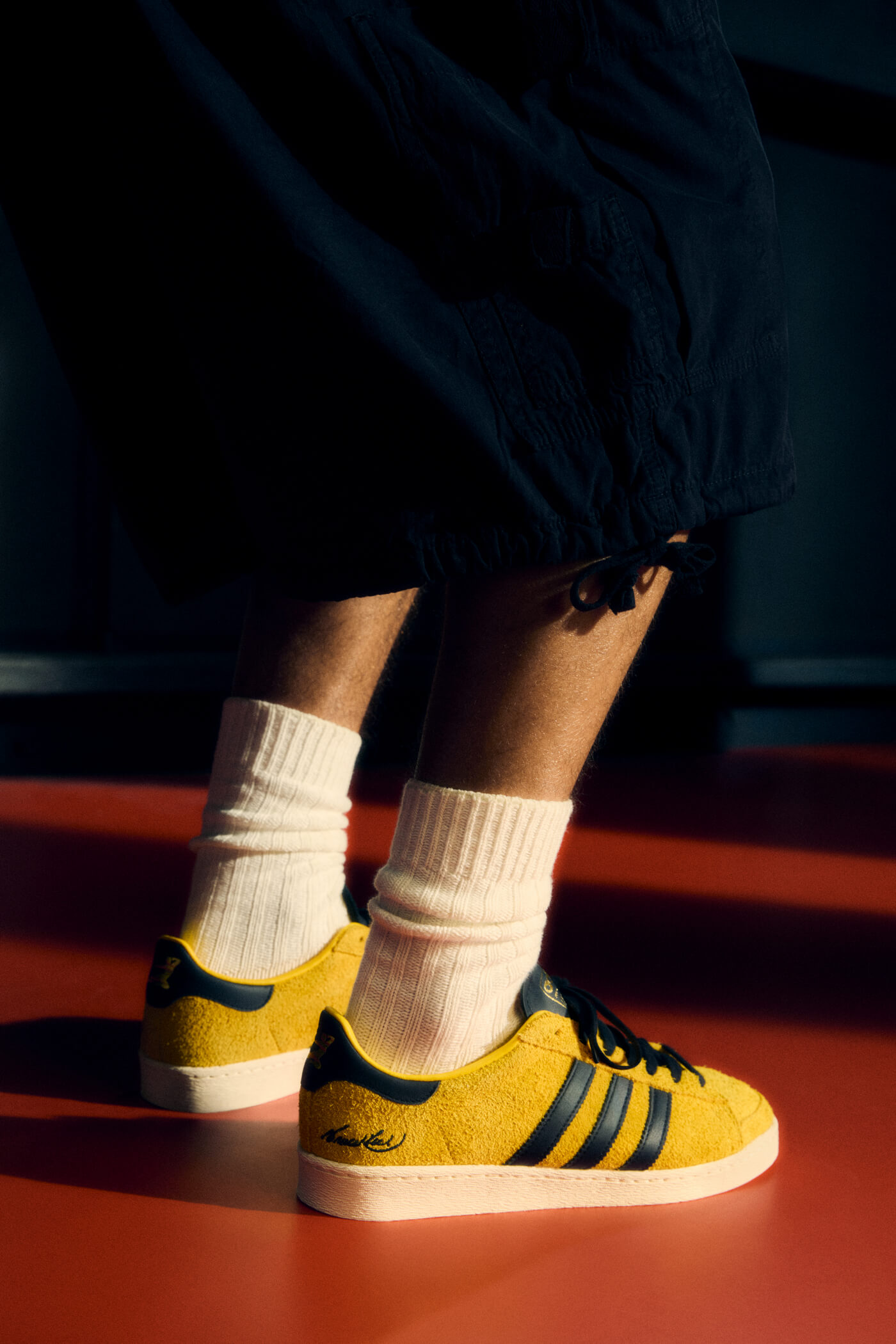 adidas Originals x Bruce Lee Jabbar Lo „Game of Death“ - Utility Yellow / Core Black / Cream White - JR1597