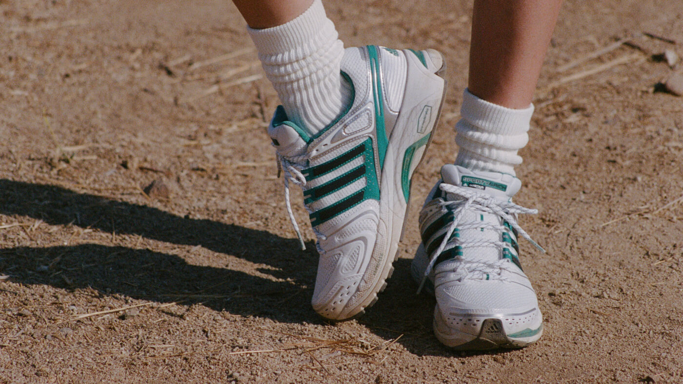 adidas Originals x Sporty & Rich ADISTAR CONTROL 5 - Footwear White/Carbon/Pure Teal - IH9707