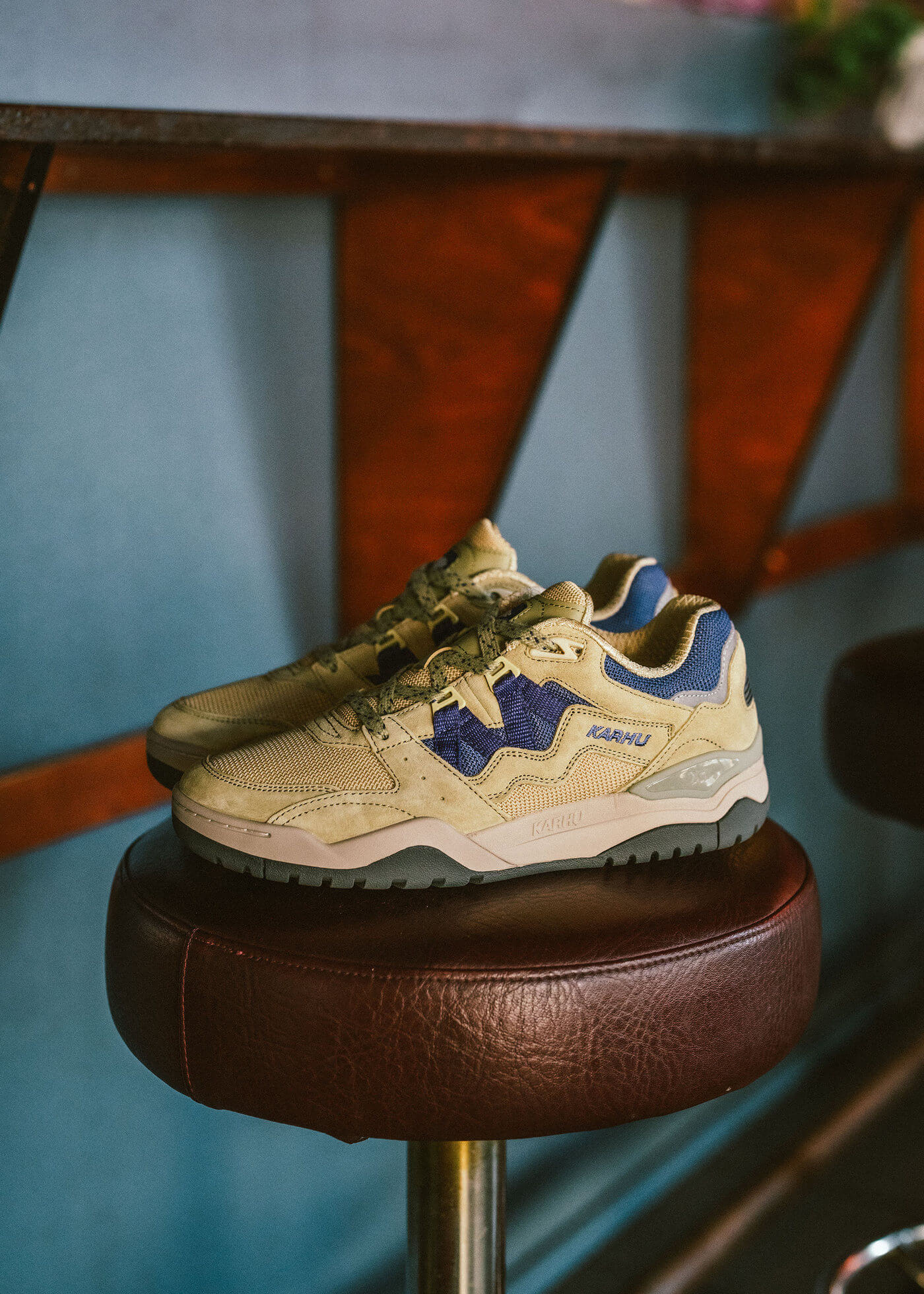 KARHU Fusion XT – Pale Olive Green / Skipper Blue – F850015