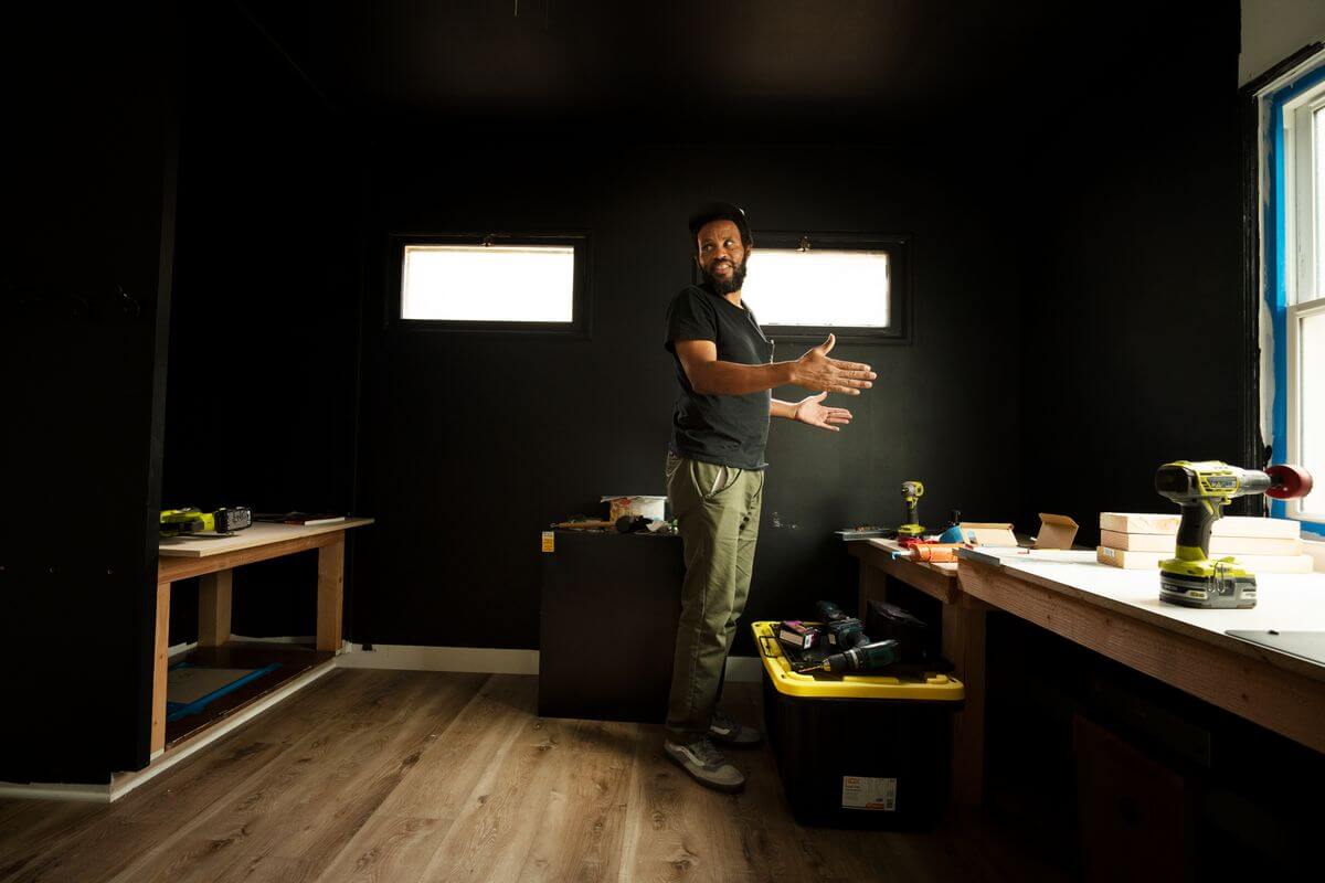 Traum für alle Anlalog-Fotograf*innen - eine Dunkelkammer zu Hause bauen