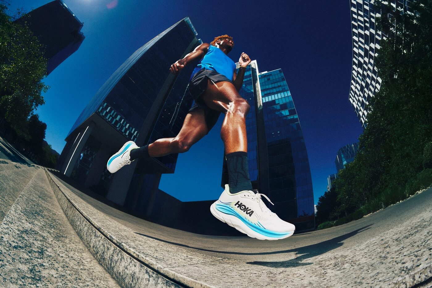 HOKA Clifton 11