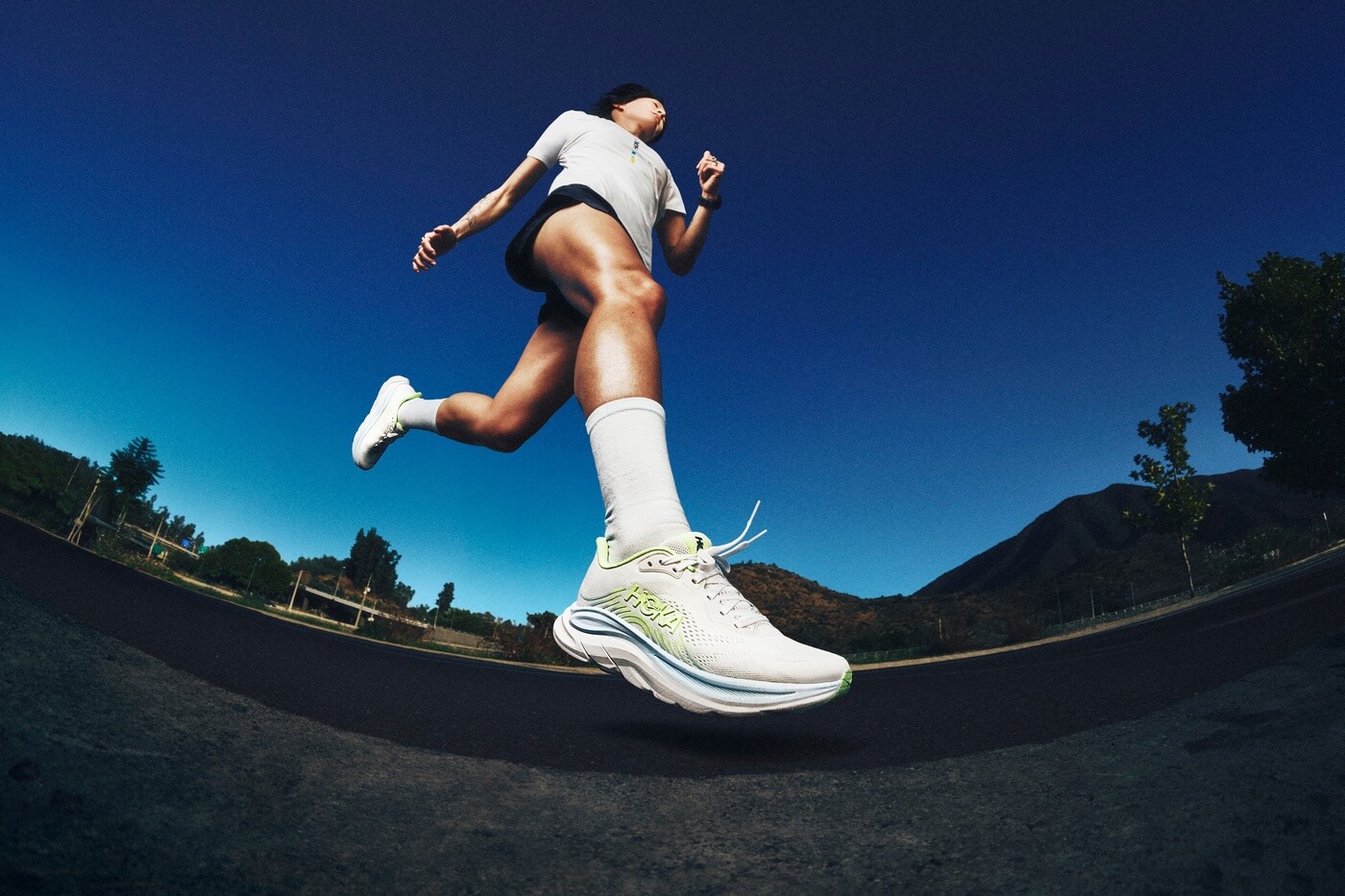HOKA Clifton 11