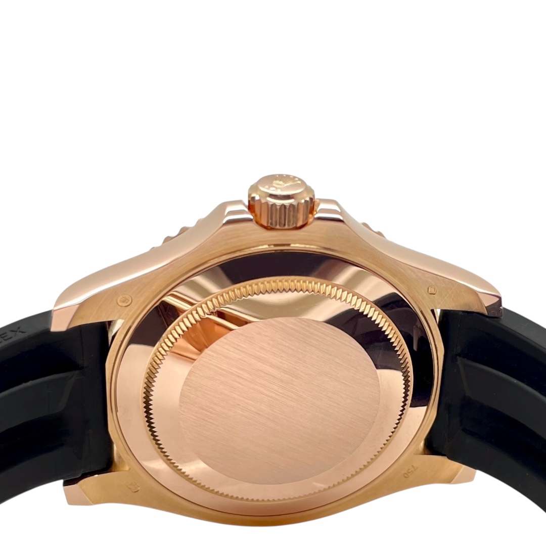 Yacht-Master 40 Rosegold Schwarzes Blatt Oysterflex Kautschukband — Imagen 4 de 5