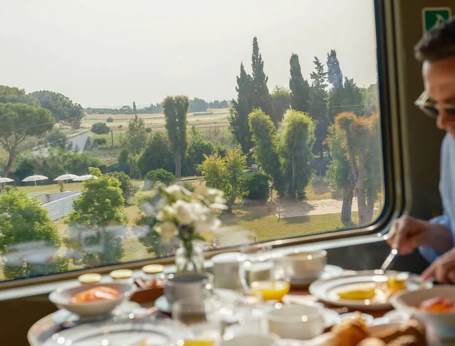 LuxuryTrainTickets.com