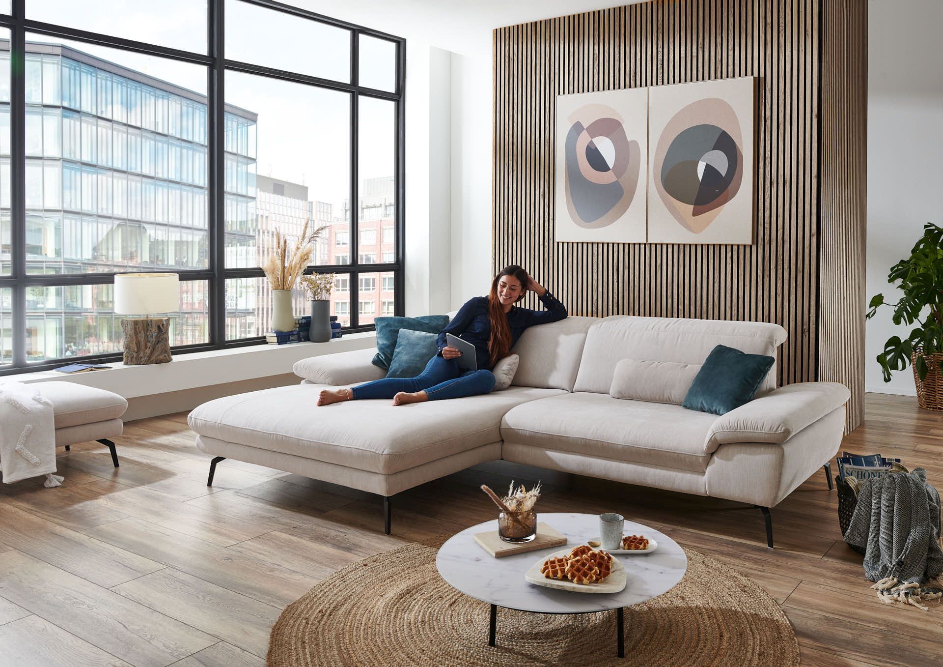 Ecksofa - Longchair links mit 1,5-Sitzer, Kopfteil verstellbar, Stoff, Ecru