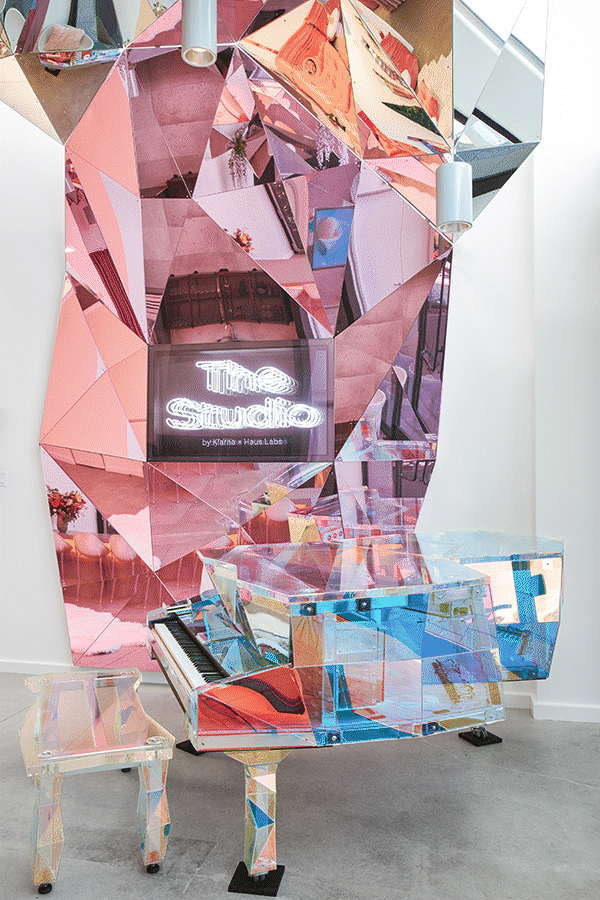 Cycling images of the main space.