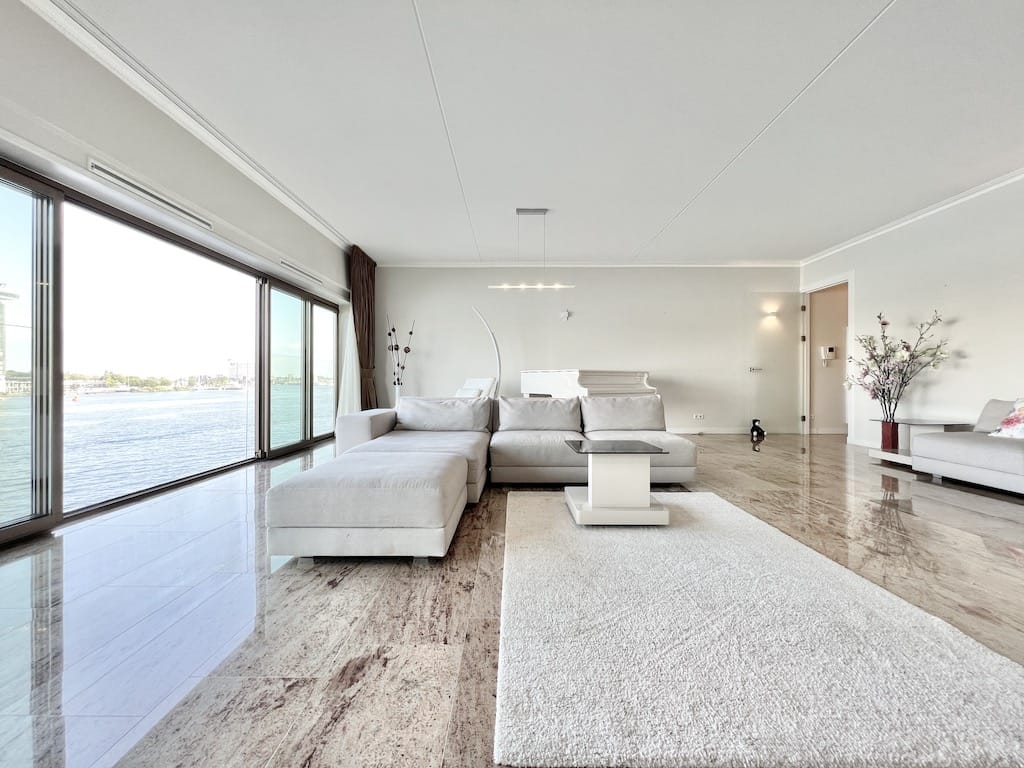 free-sector-houses for rent on IJdok