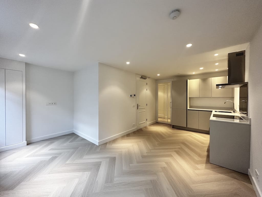 homes for rent on Cornelis Anthoniszstraat